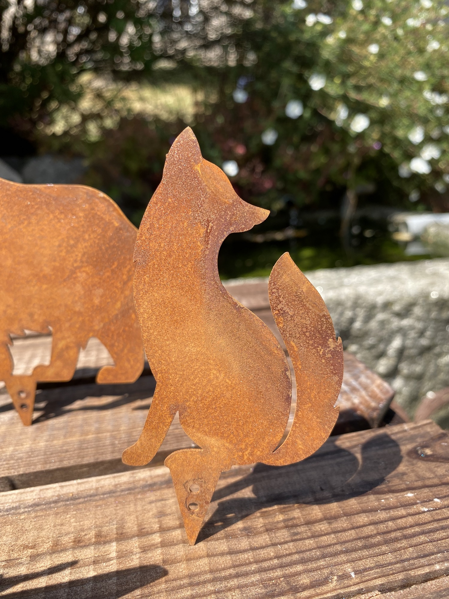 Edelrost 7tlg. Waldszene Tierfiguren und Tannen mit Dornspitze für Holz - Höhe 9-15 cm