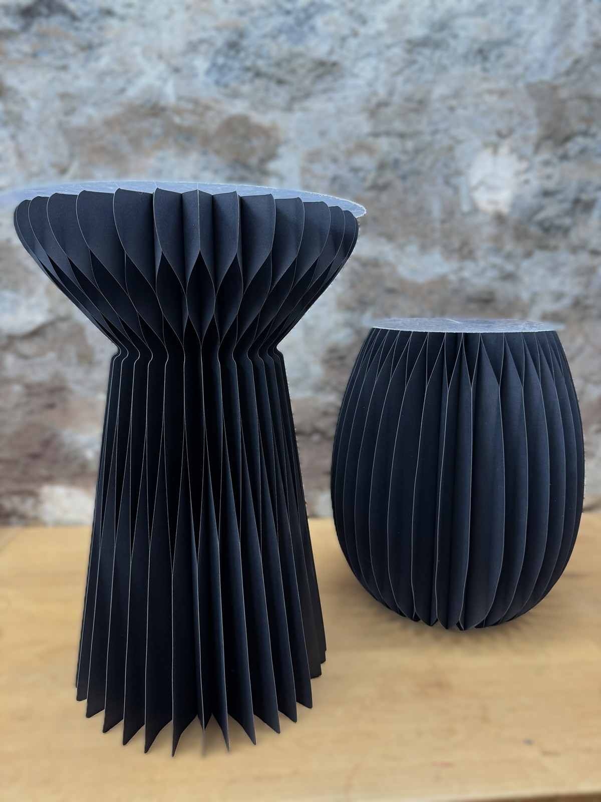 Papier Tisch schwarz groß faltbar - Höhe 60 cm
