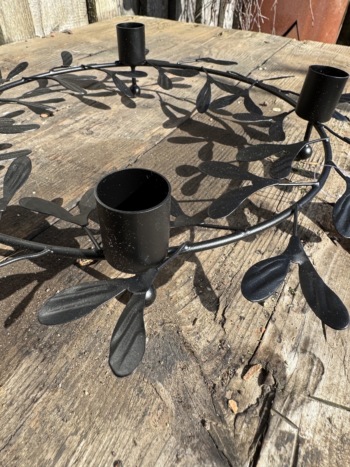 Metall Kerzenhalter Ring mit Blättern und 4 Tüllen schwarz - Durchmesser 35 cm