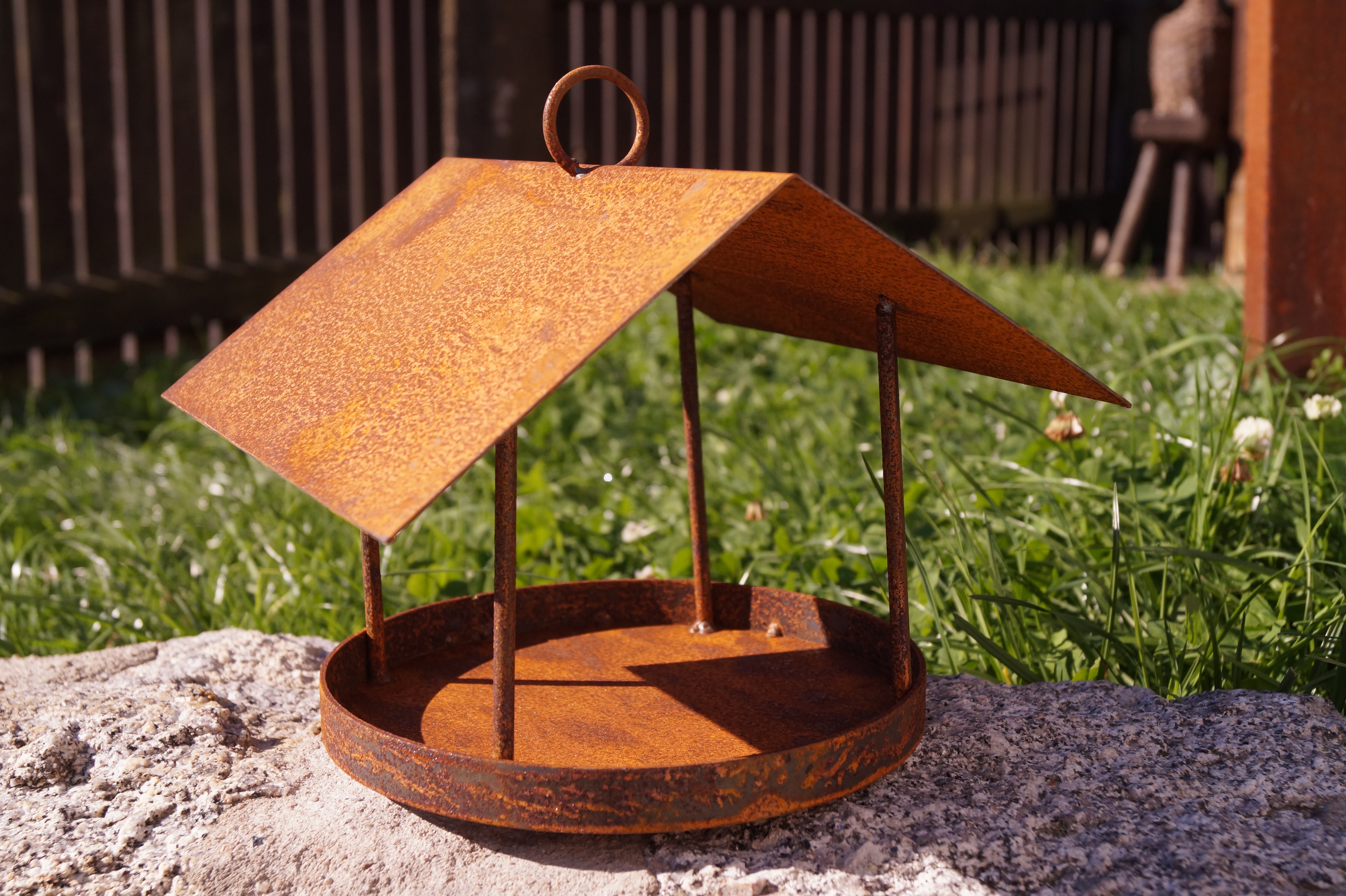 Edelrost Futterhaus runde Form - Durchmesser 25 cm