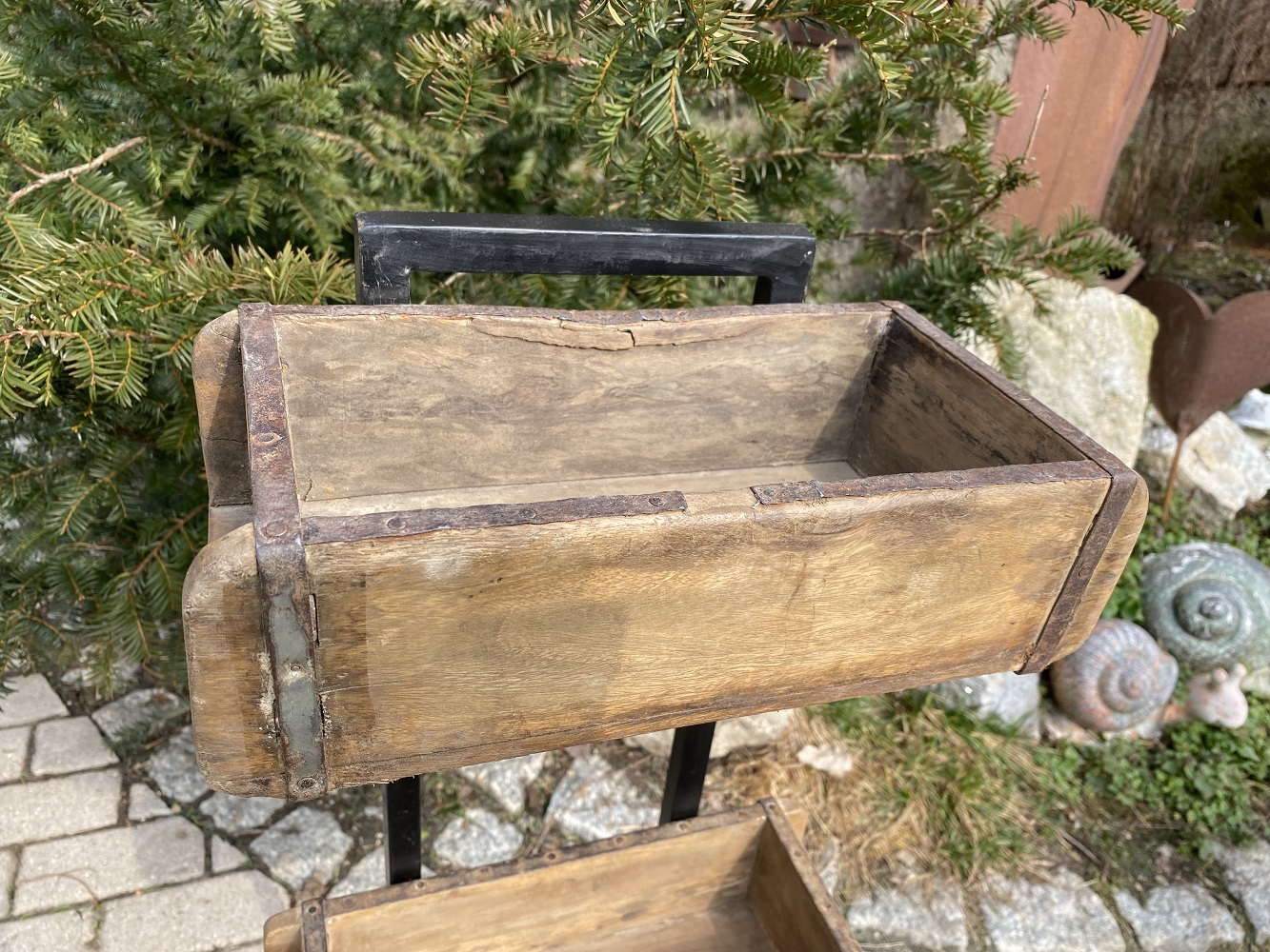 Metall Ständer Antik mit 3 Holzkästen - Höhe 92 cm