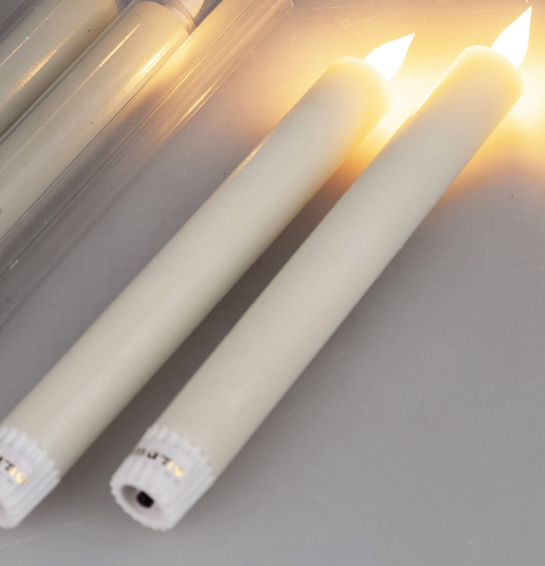 LED Stabkerze Rustik creme mit Timer ( 1 Stück ) - Gesamthöhe 20 cm