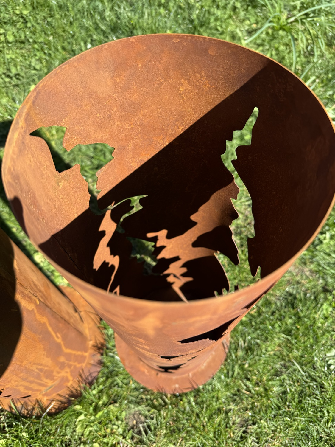 Edelrost Säule Blitz groß mit Standplatte (D27cm) - Höhe 80 cm