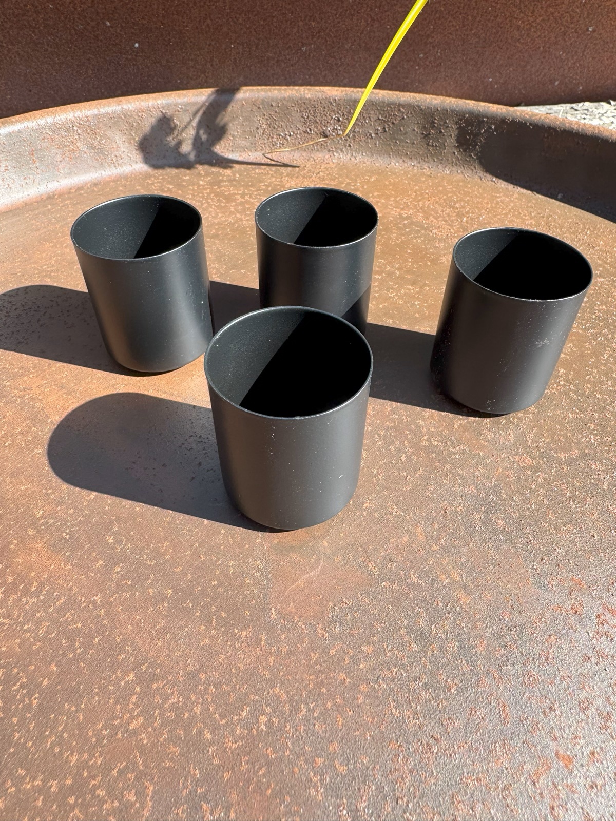 1 Magnetischer Metall Kerzenhalter schwarz  - Durchmesser 3,5 cm