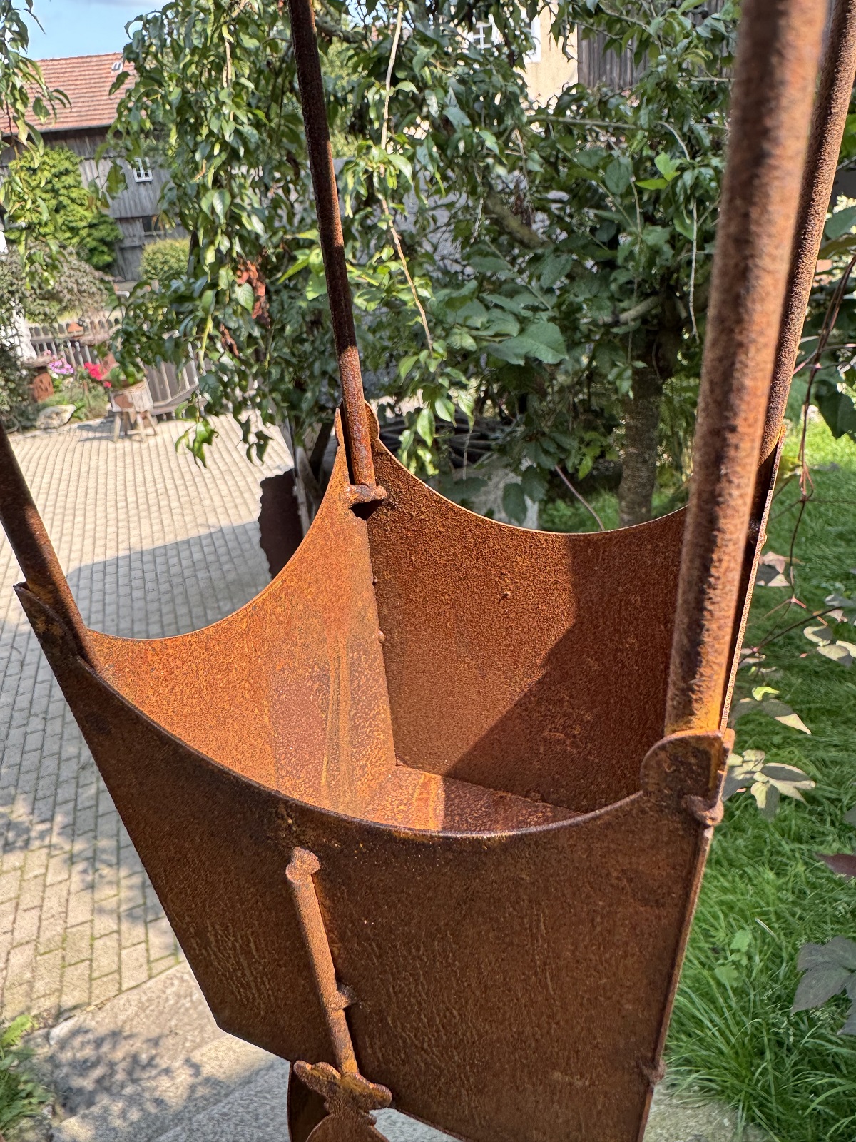 Edelrost Heißluftballon mit Korb - Höhe 70 cm