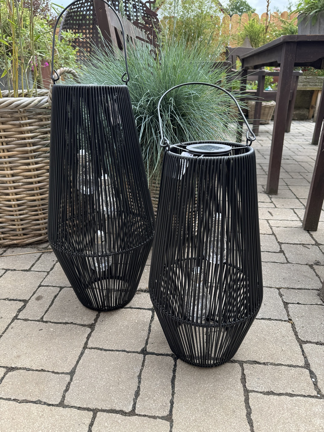 Outdoor Laterne Schwarz mit 3 Solar-Birnen | Höhe 55 cm