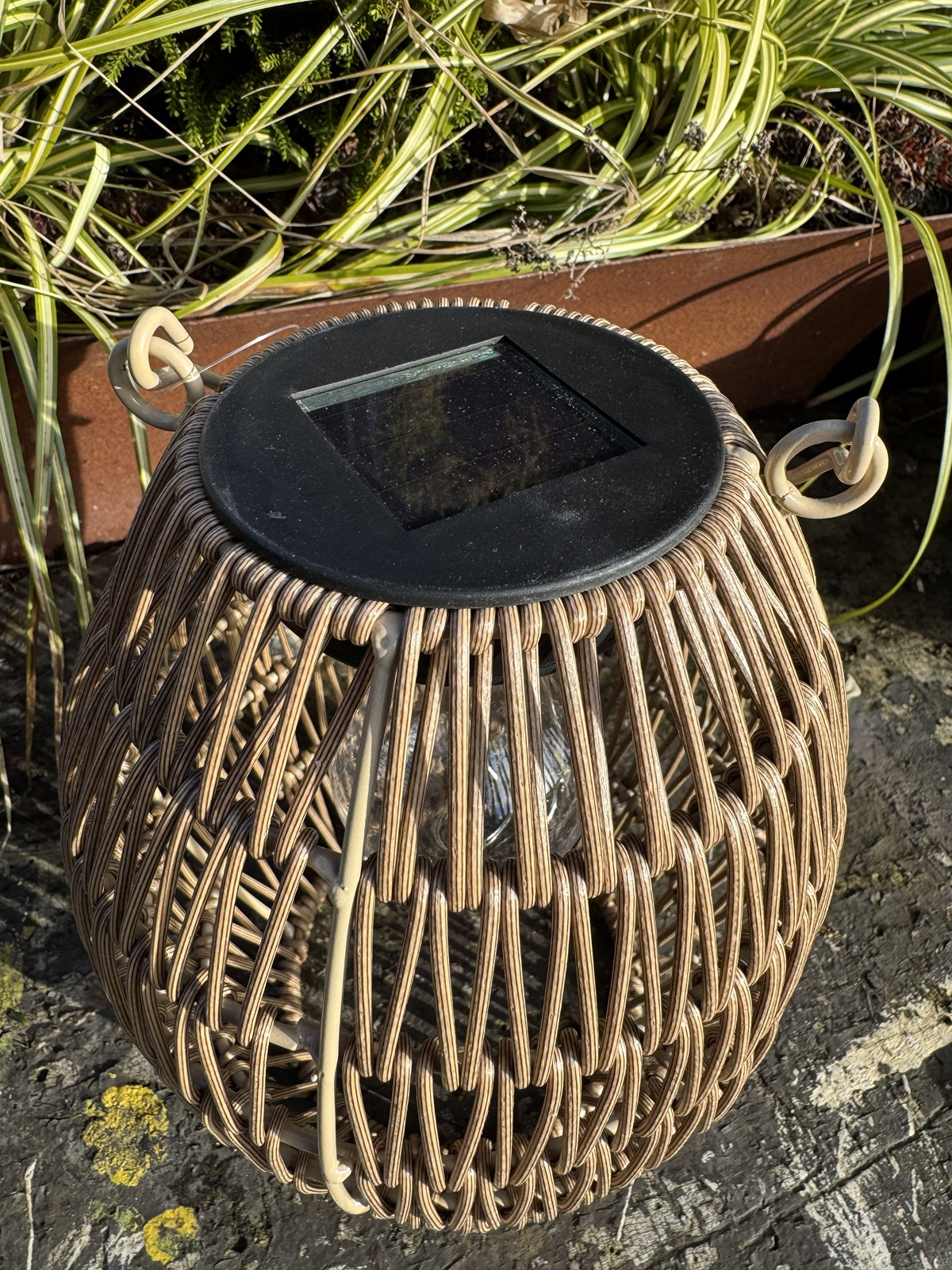 Outdoor Laterne oval (neue Form) klein mit Solar Birne - Höhe 21 cm ohne Henkel