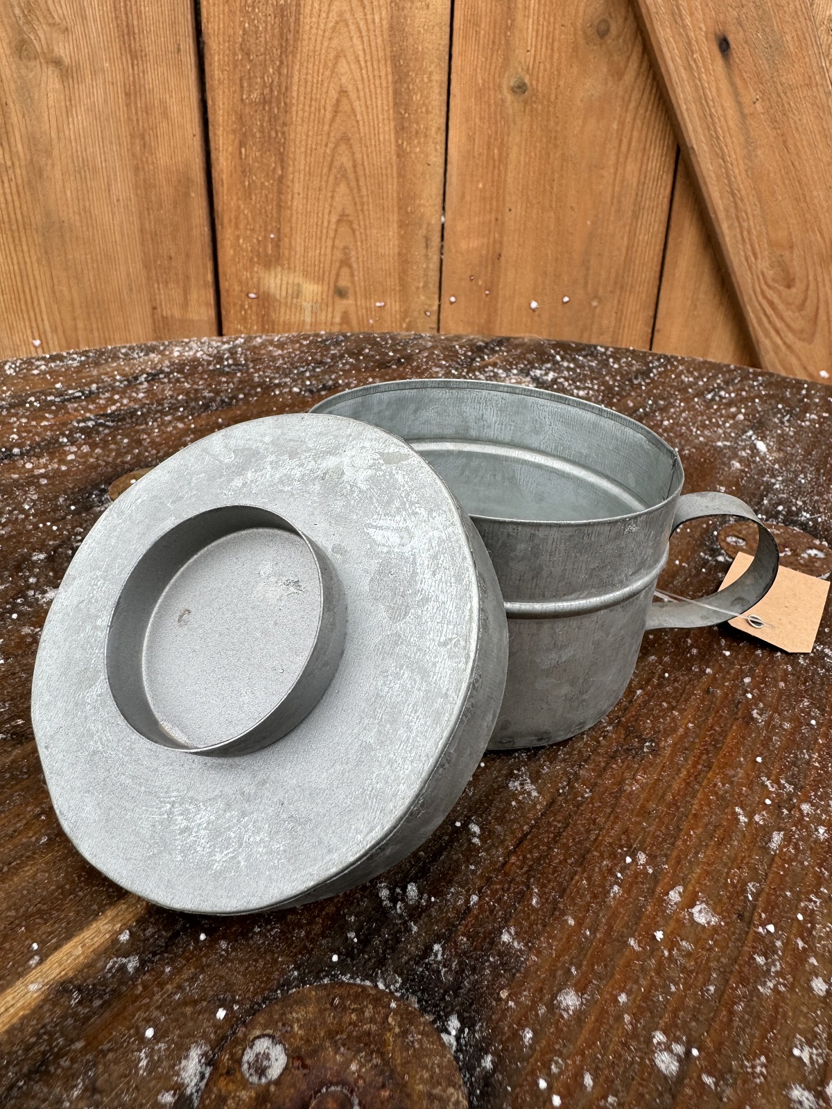 Eisenblech Dose mit Henkel für Teelichter - Höhe 7 cm
