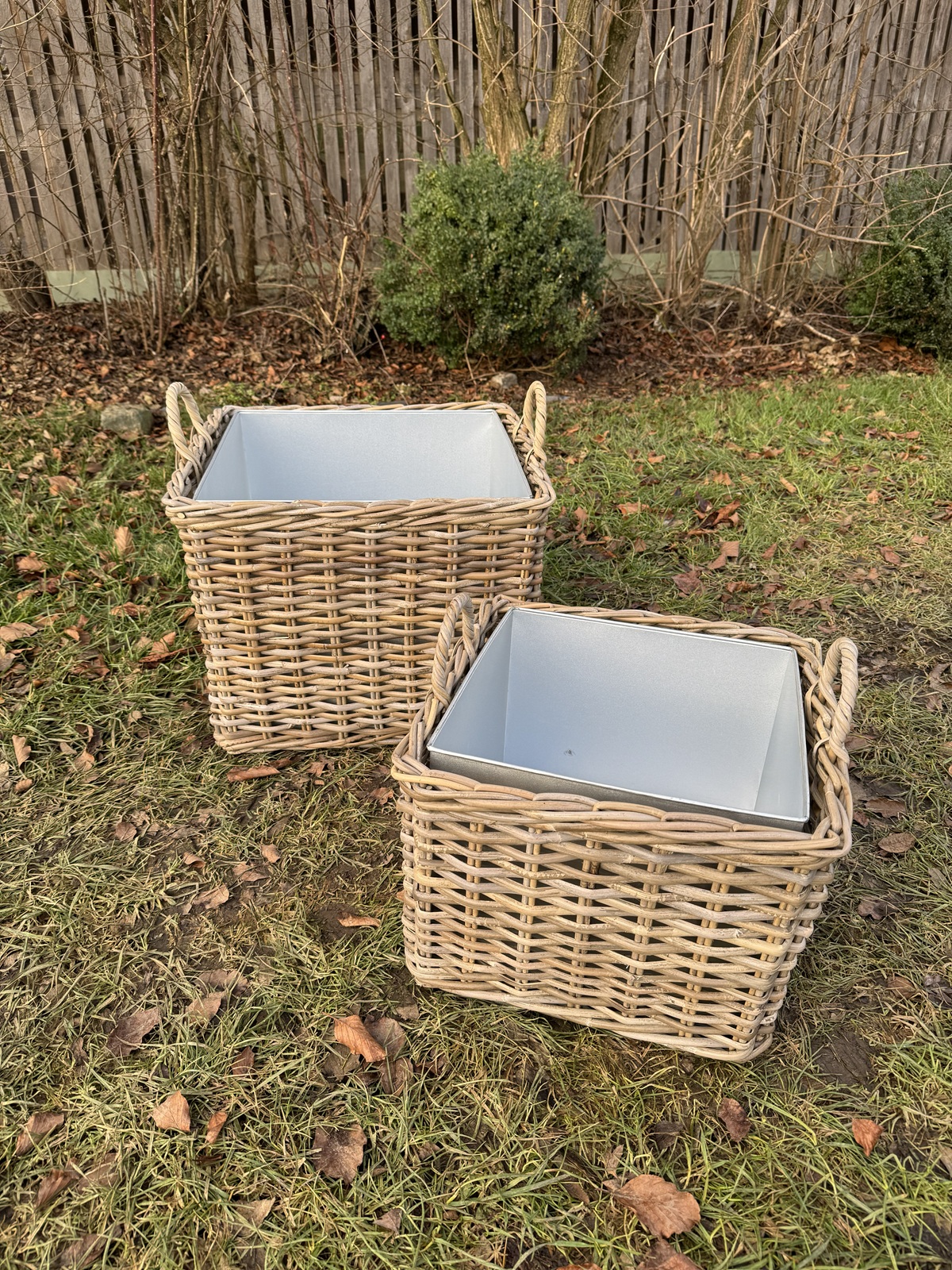 Outdoor Rattankorb eckig klein mit Blecheinsatz und Henkeln - Breite 40 cm