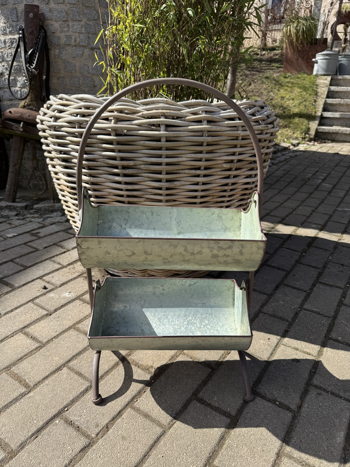 Zink Etagere 3 Ebenen – Pflanzregal 64 cm graubraun für Garten & Balkon