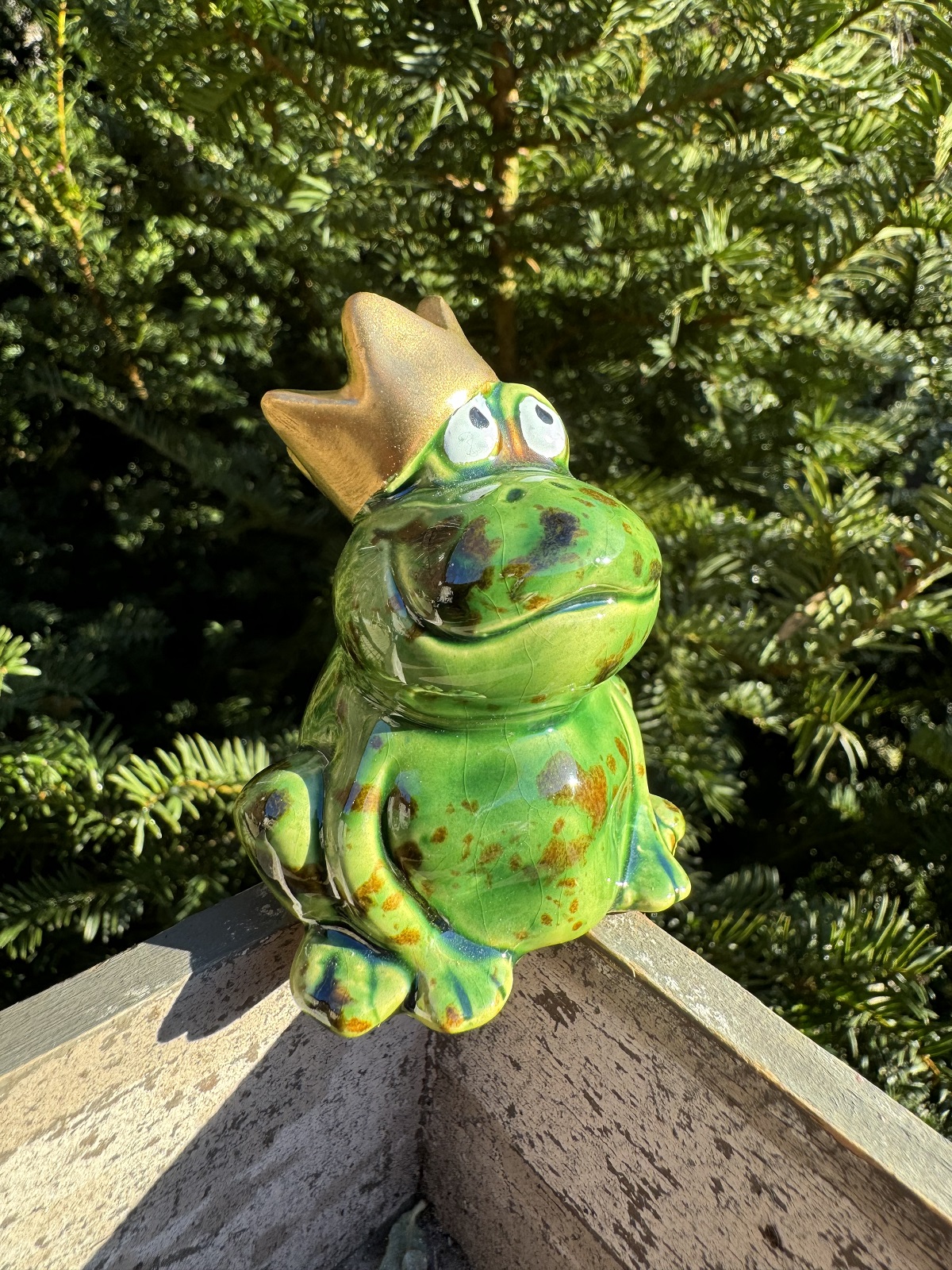 Keramik Mini Froschkönig Alfrodo mit Krone - Höhe 6,9 cm