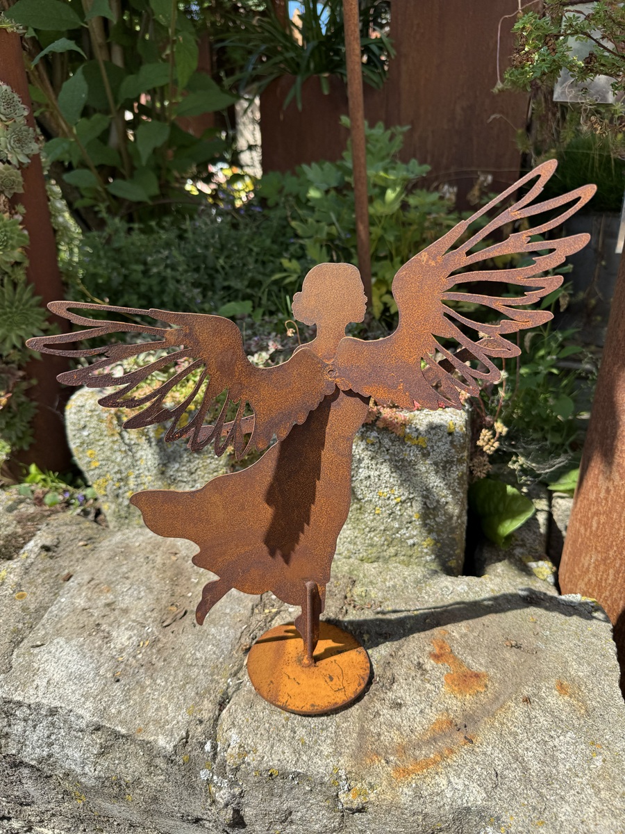 Edelrost Engel Amelie mit seitlichen offenen Flügeln - Höhe ca. 31 cm