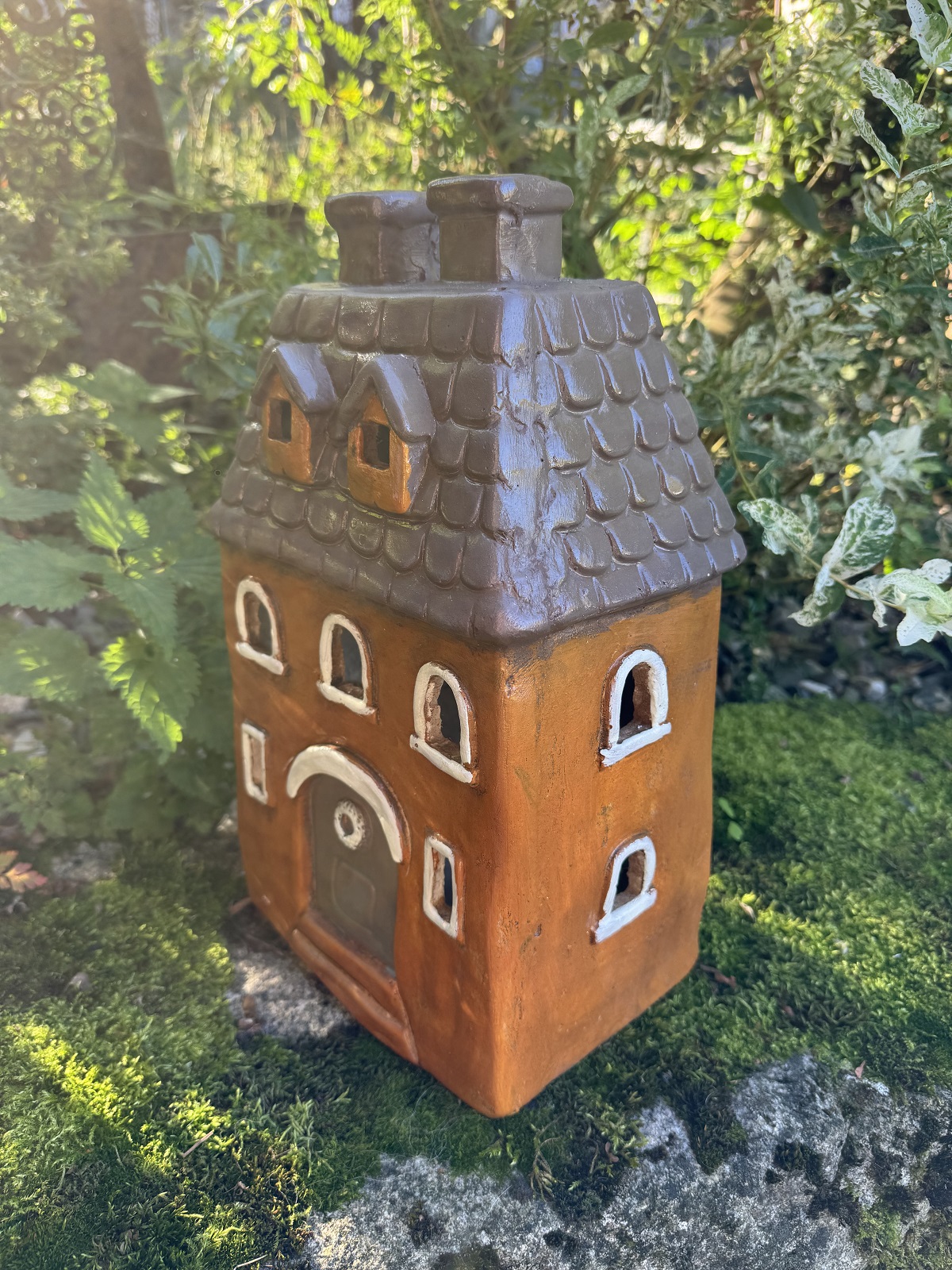 Windlicht Haus Villa Landblick orange mit Giebelfenstern - Höhe 37 cm