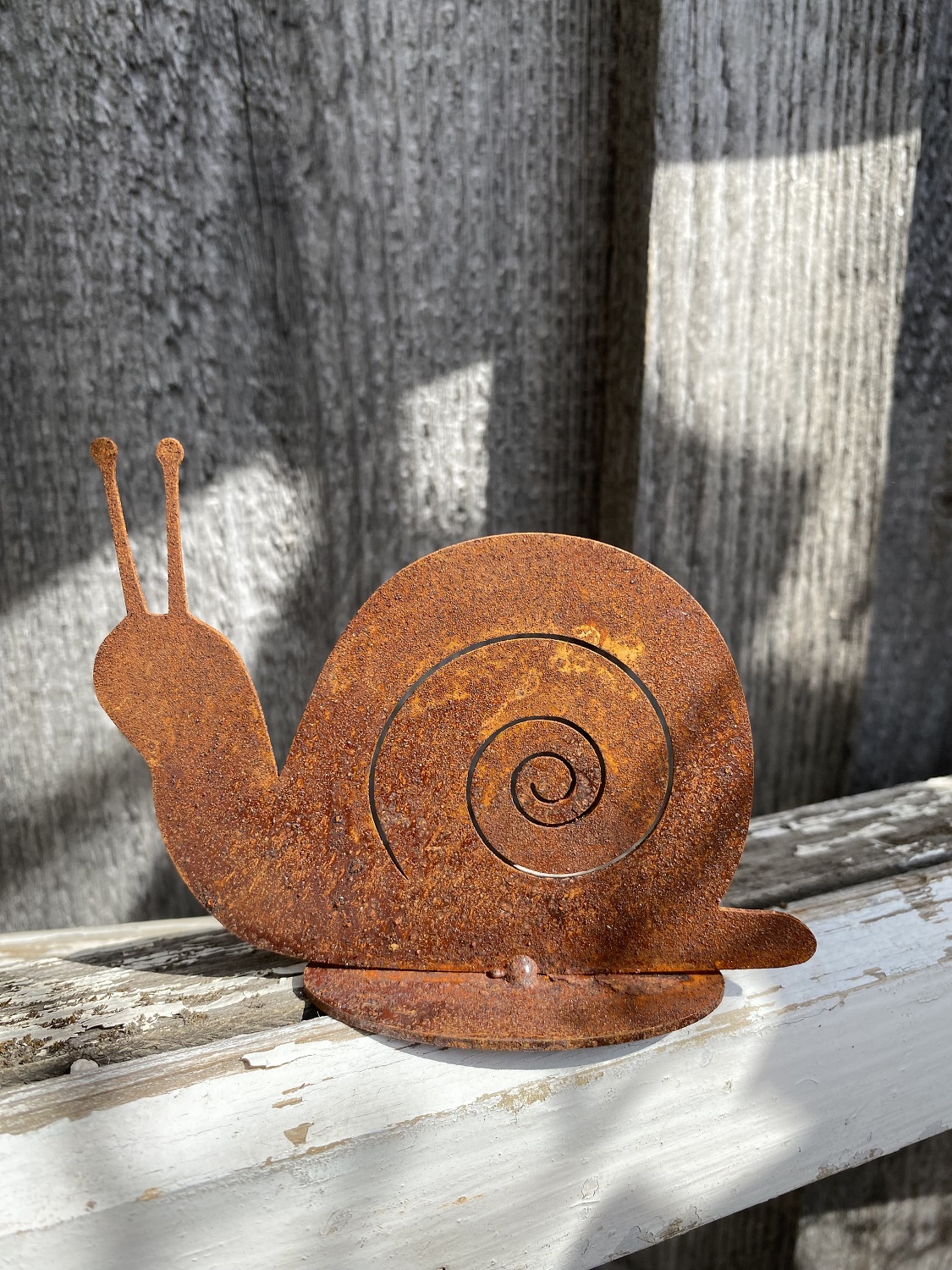 Edelrost Mini Schnecke Sally auf Bodenplatte - Höhe 7 cm