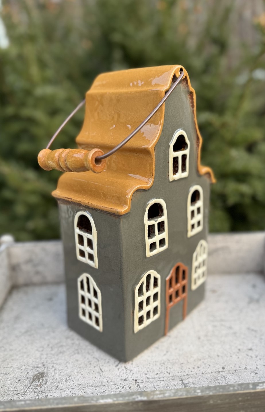 Keramik Windlicht Barockhäuschen mit Henkel - Höhe 31 cm ohne Henkel