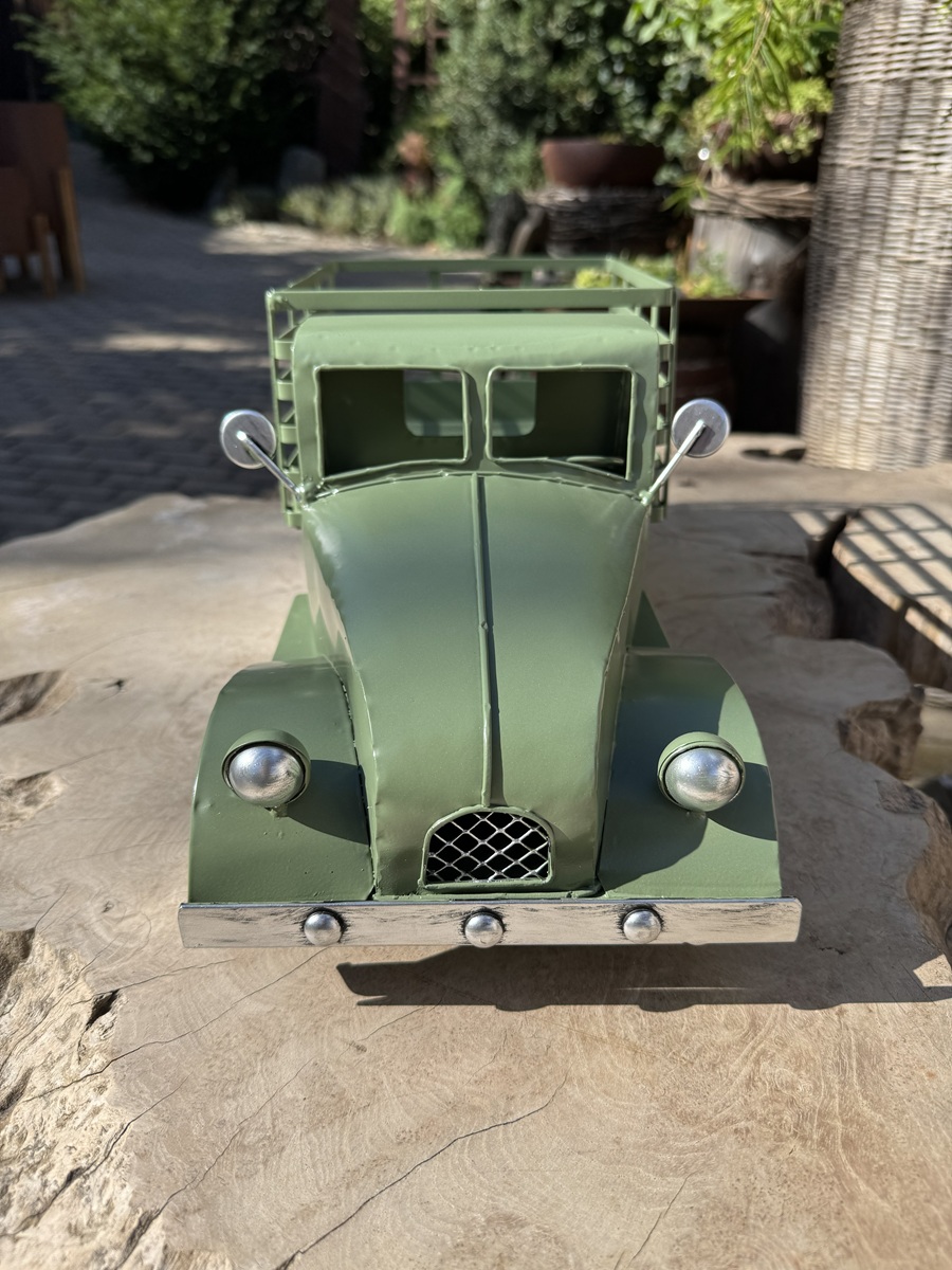Metall Retro Truck Olivgrün mit 6 Rädern & großer Ladefläche - Länge ca. 46 cm