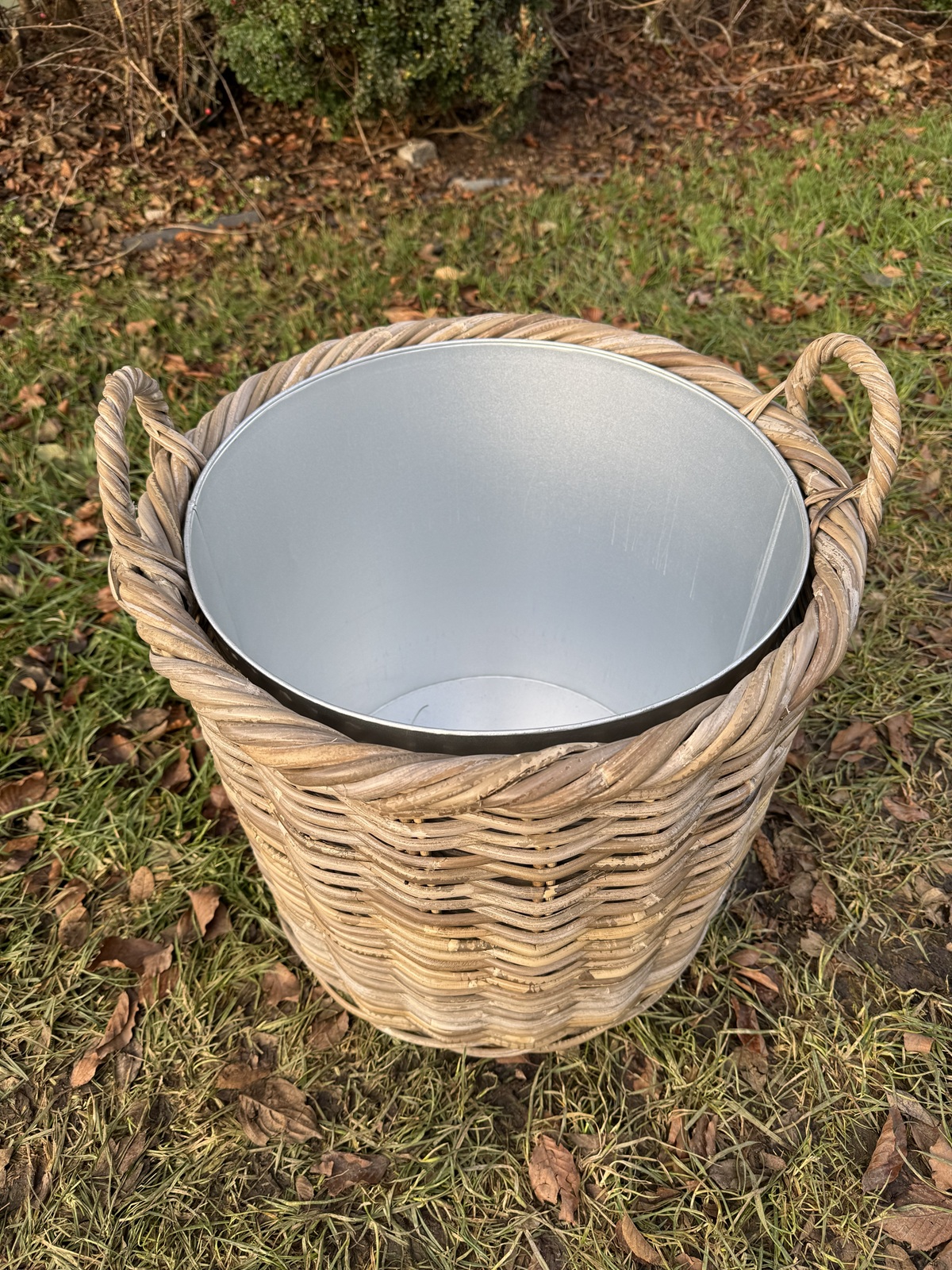 Outdoor Rattankorb rund groß mit Blecheinsatz und Henkeln - Durchmesser 57 cm