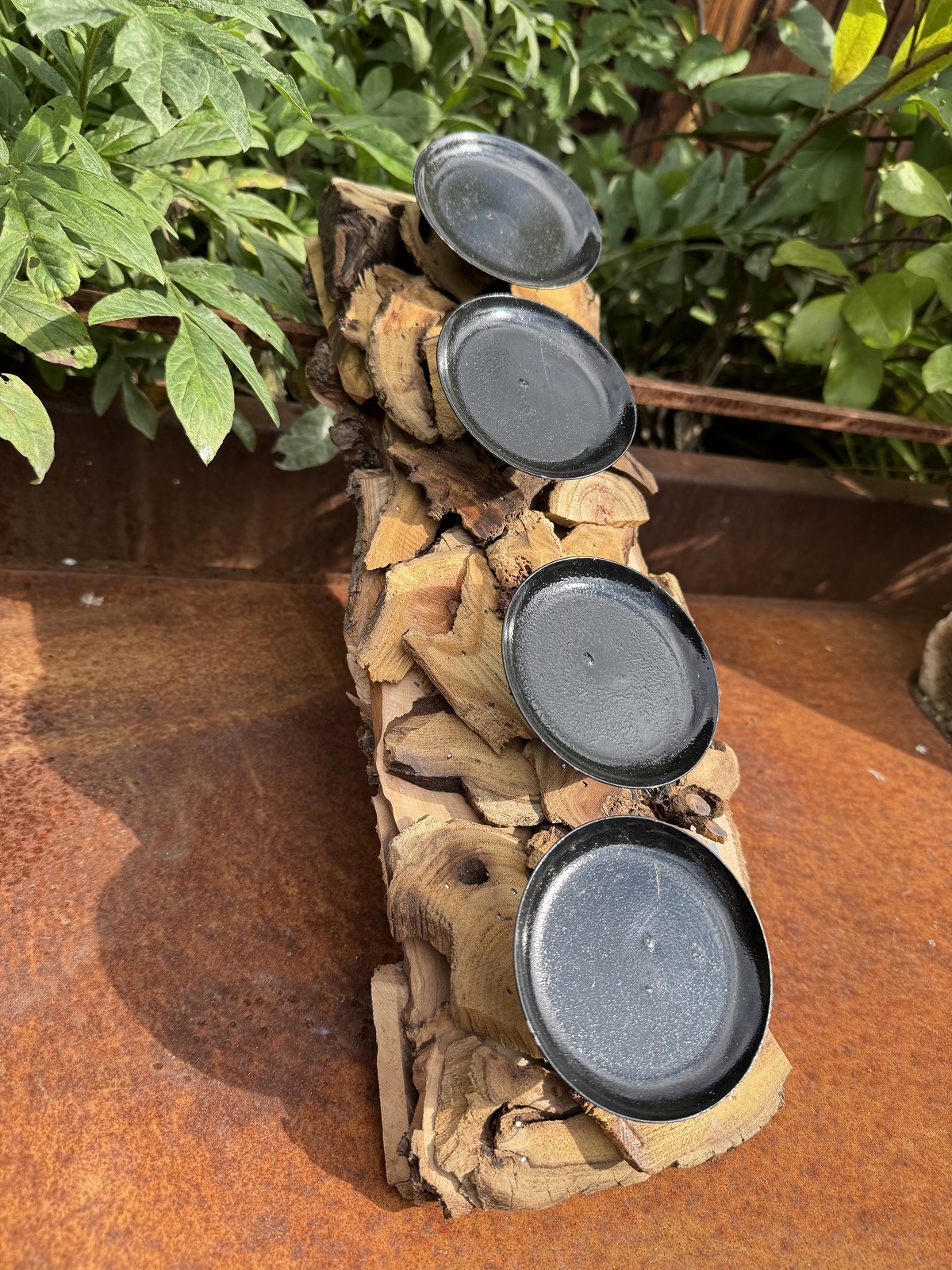 Holzkranz aus Naturholzstücken mit 4 Kerzentellern längliche Form - 40 cm