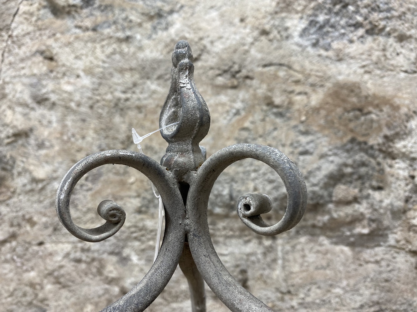 Metall Etagere antik-grau rund mit  2 Böden - Höhe 74 cm