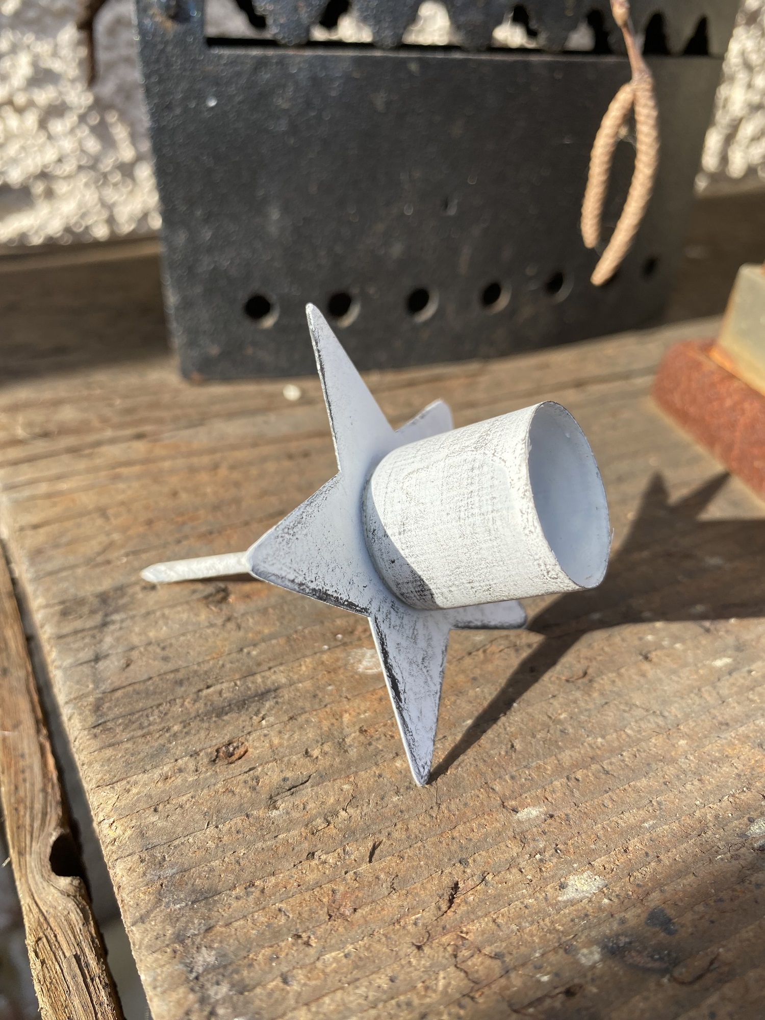 Metall Kerzenhalter Stern weiß groß auf Stab - Durchmesser 6 cm