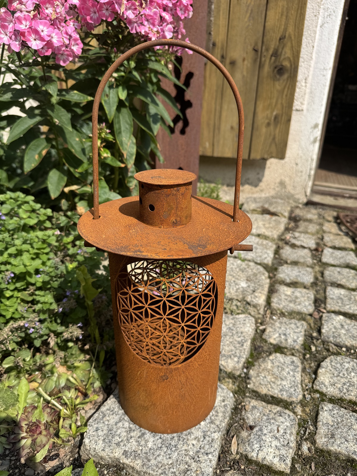 Edelrost Laterne klein zum Hängen mit Motiv Blume des Lebens - Höhe ohne Henkel ca. 34 cm