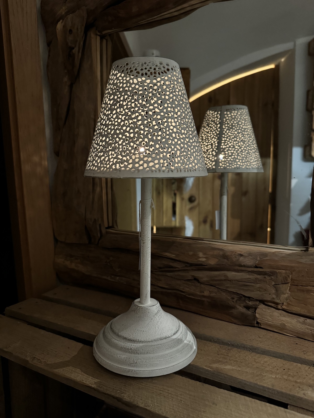 Metall Windlicht Lampe weiß groß mit Fuß - Höhe 35 cm