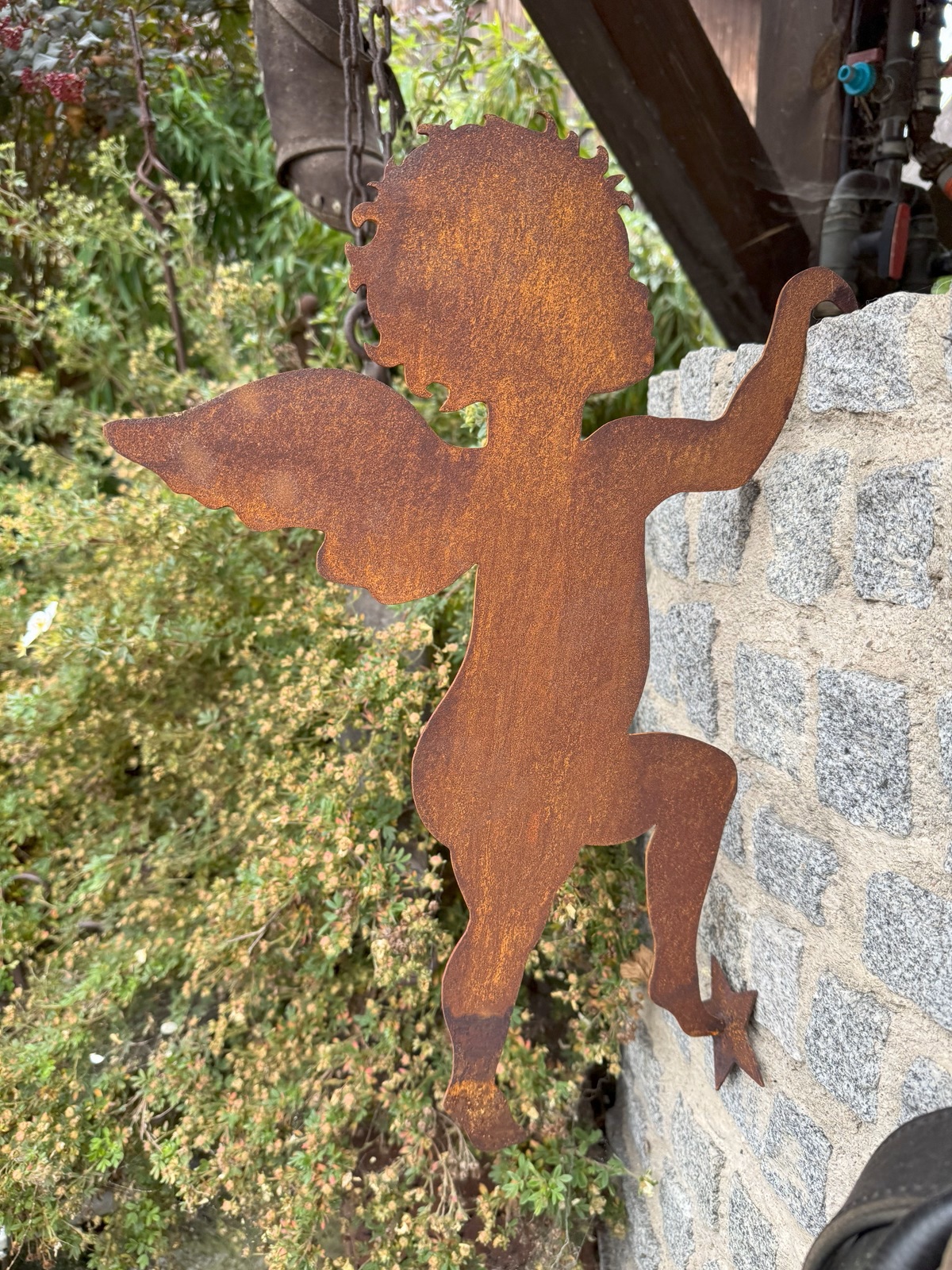 Edelrost Engel kletternd zum Einhaken - Höhe 50 cm