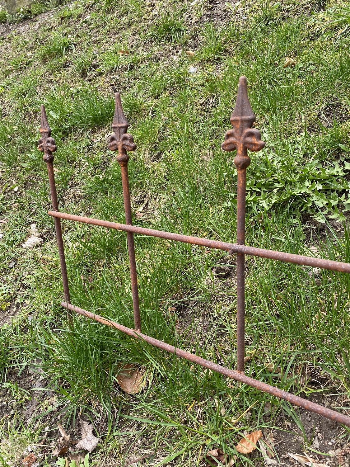 Edelrost Beeteinfassung groß mit Lilienspitzen - Länge 78 cm