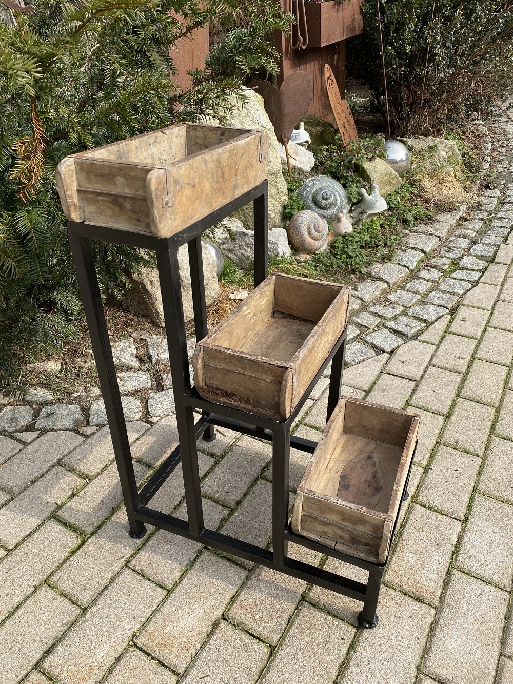 Metall Pflanztreppe Antik mit 3 Holzkästen - Höhe 70 cm