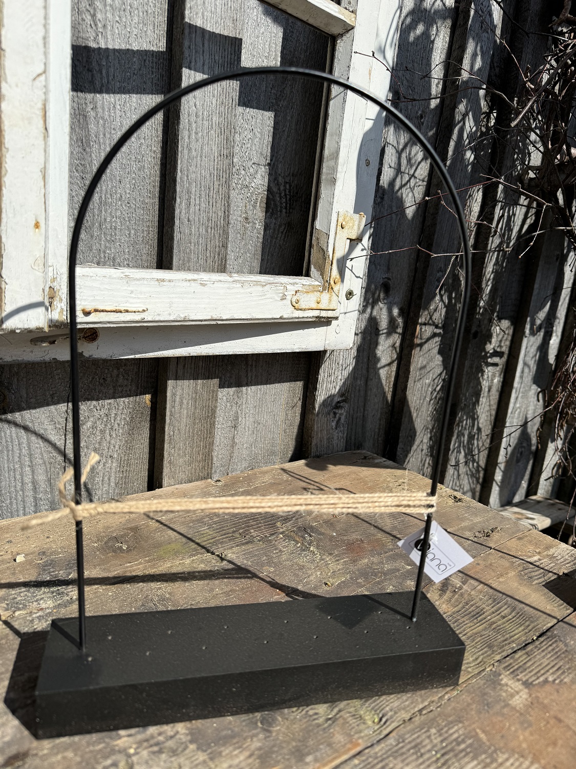Metall Bogen groß schwarz auf Holzsockel für Trockenblumen - Höhe 35 cm
