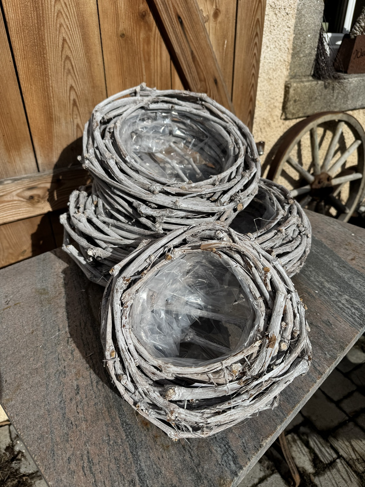 Kranz Rattan grau gekalkt mit Folieneinsatz für Pflanzen - Durchmesser ca. 20 cm