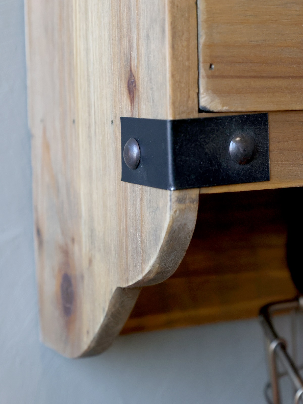 Wandschrank Regal mit Schubladen und Haken - Länge 70 cm