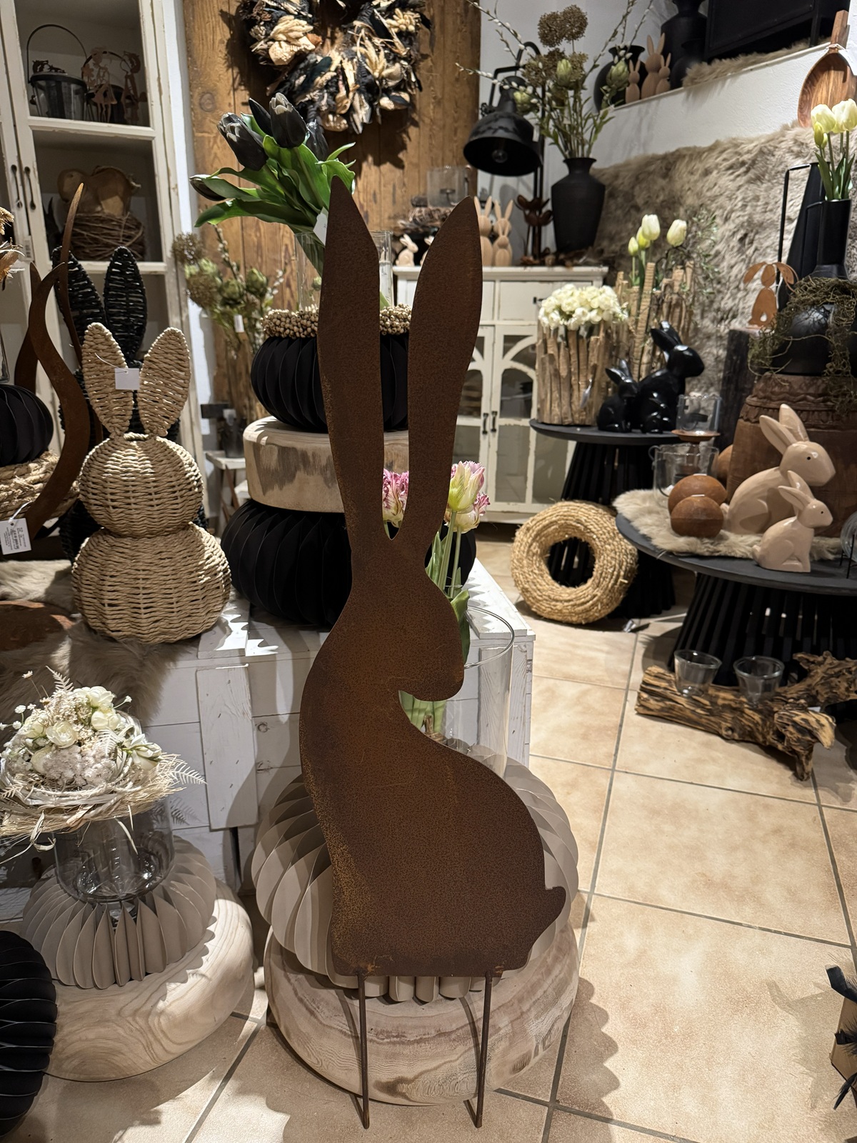 Edelrost Hase seitlich blickend groß auf Stäben - Höhe 70 cm ohne Stäbe