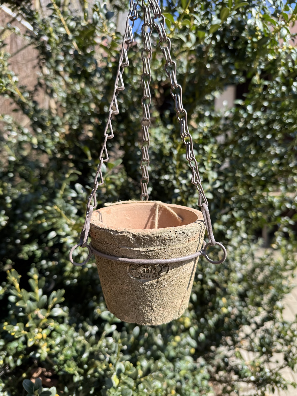 Hängender Terracotta Topf Antik – Blumentopf mit Kette für Garten & Balkon