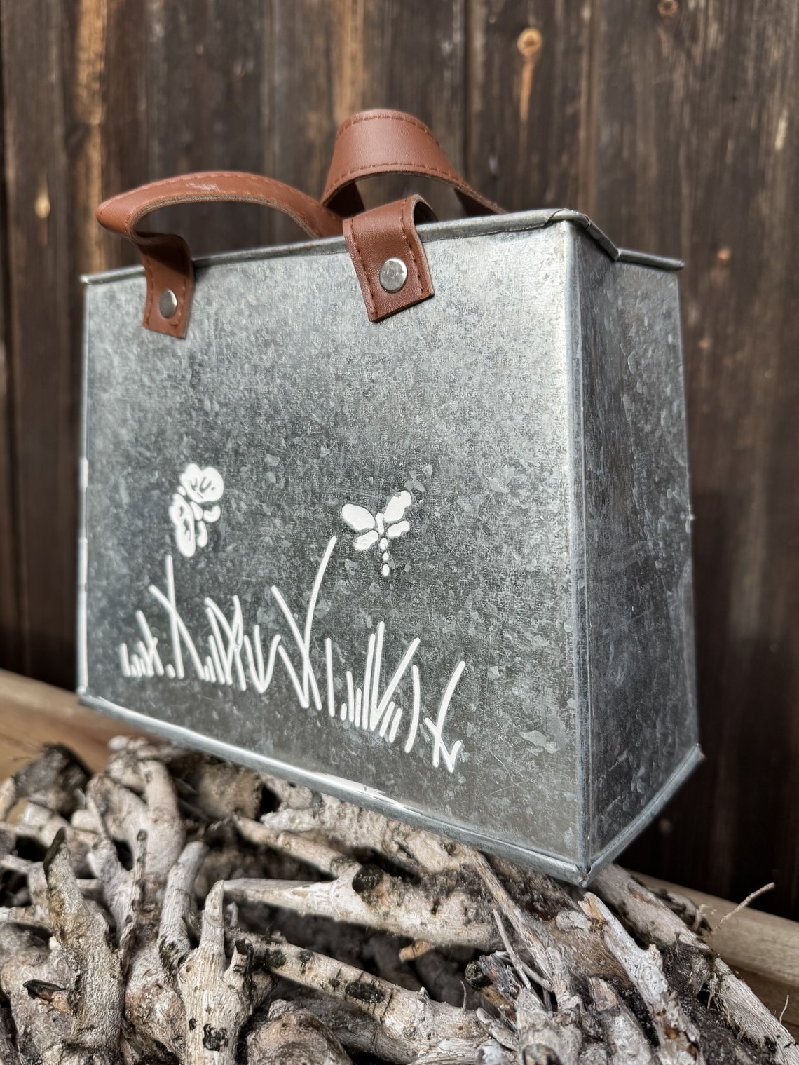 Zink Tasche mit Wiesenmotiv und Lederhenkel - Höhe 16,5 cm