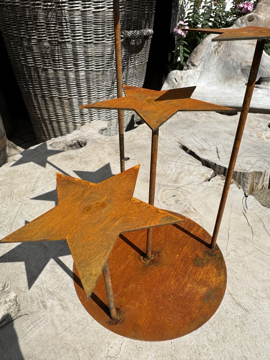 Edelrost Kerzenhalter Sterne auf runder Bodenplatte - Höhe ca. 30 cm
