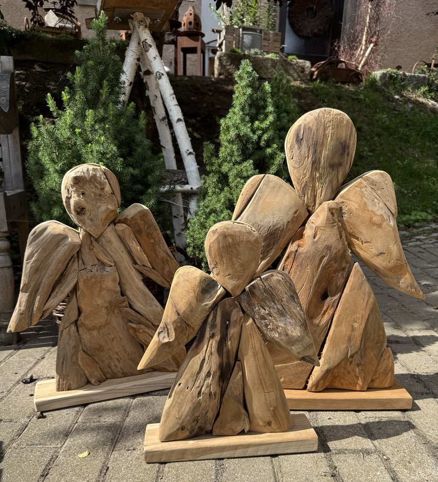 Teak Holz Engel groß auf Bodenplatte - Höhe ca. 62 cm