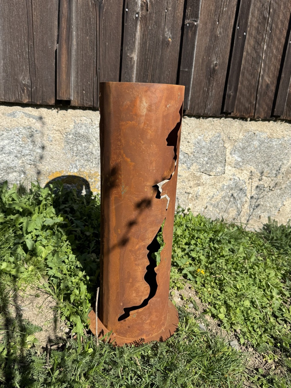 Edelrost Säule Blitz klein mit Standplatte (D25cm) - Höhe 60 cm