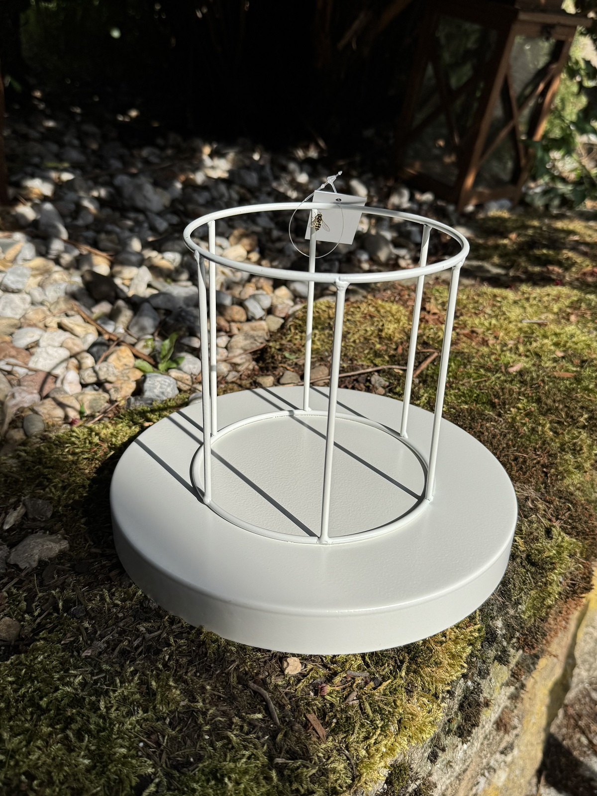 Metall Tablett groß cremeweiß auf Standgerüst - Durchmesser 23 cm