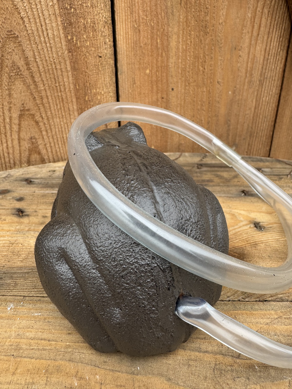 Wasserspeier Frosch Franz inkl. Pumpe - Höhe 8 cm  (Ab 2027 wieder erhältlich)