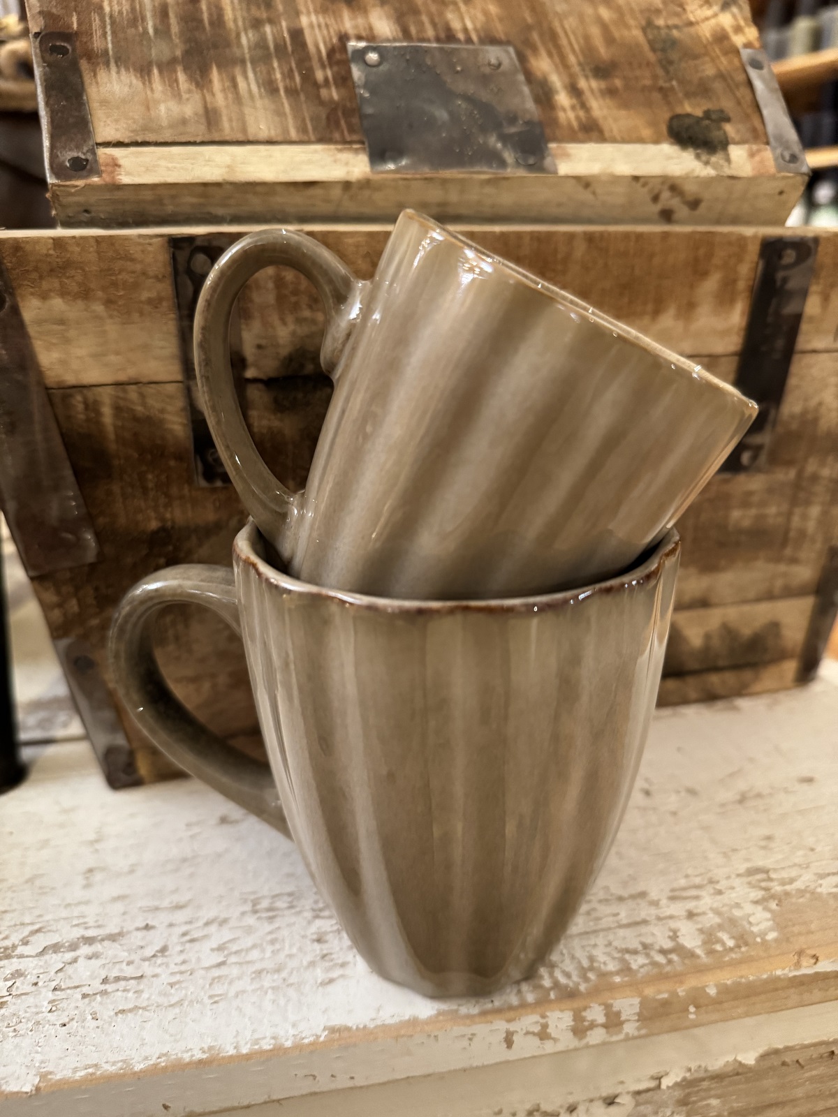 Steingut Tasse Sandfarben mit Henkel - Höhe 8,5 cm