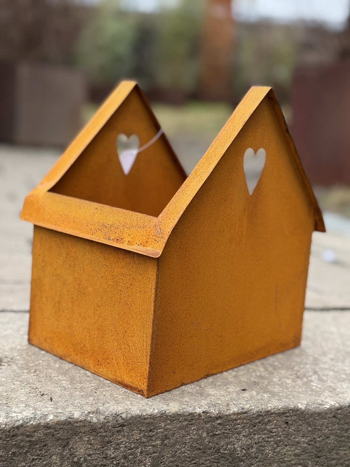 Naturrost Haus mit Herz groß (offenes Dach) - Höhe 24 cm