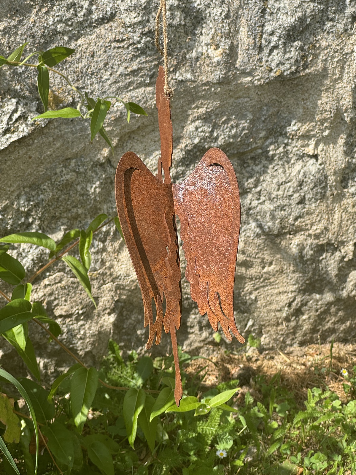 Edelrost Engel mit doppelten Flügeln und Trompete - Höhe 29 cm