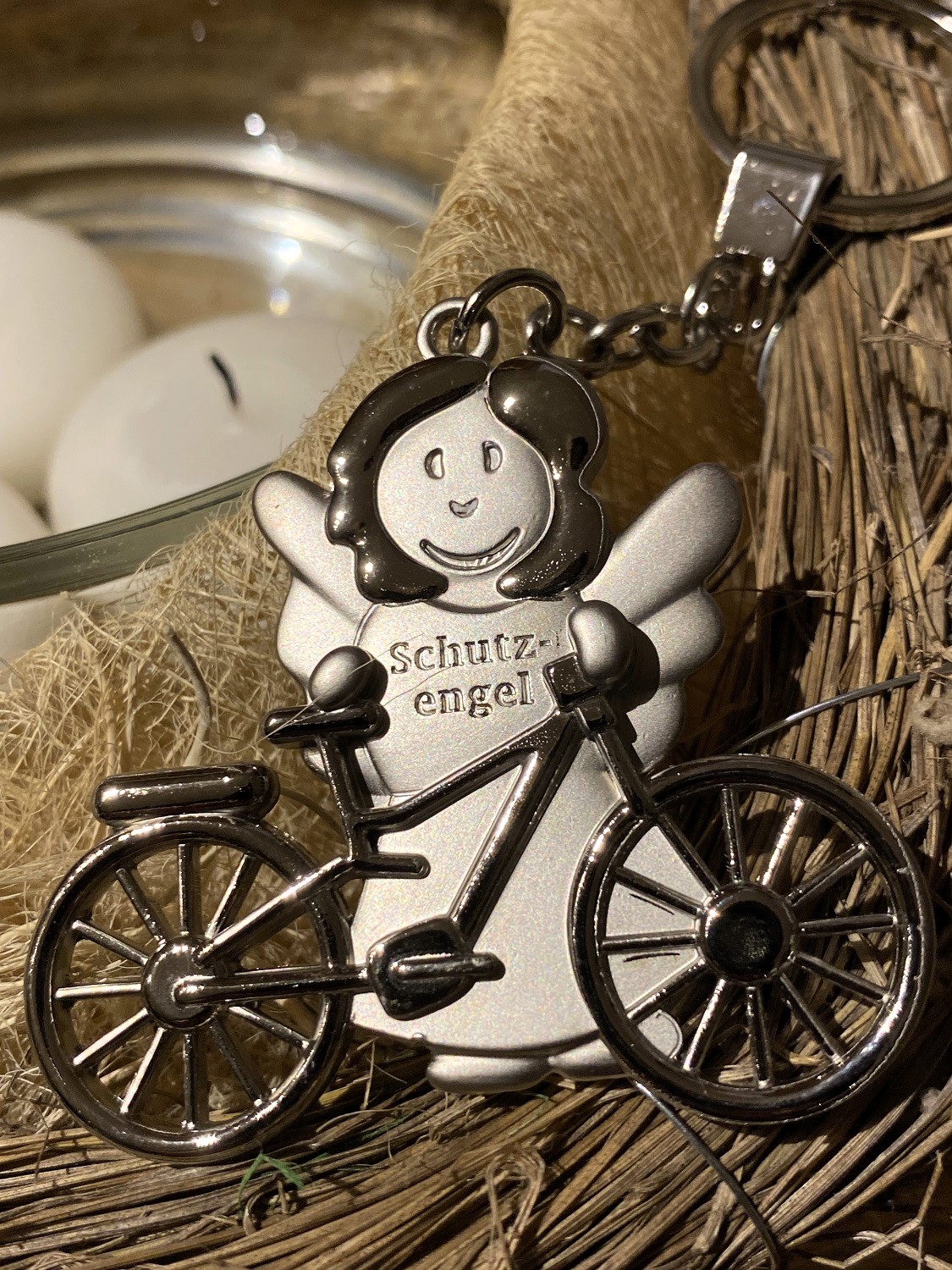 Schlüsselanhänger Schutzengel Fahrrad Silber matt - Höhe ohne Kette 5,5 cm
