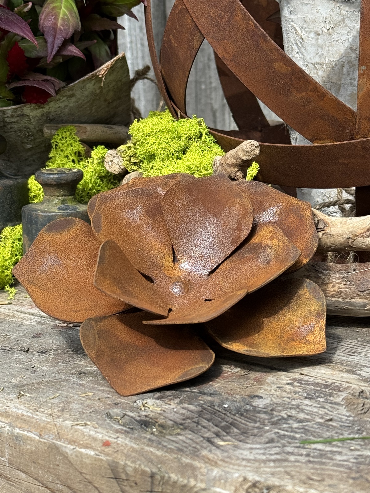 Edelrost Blüte klein auf Bodenplatte - Durchmesser 14 cm