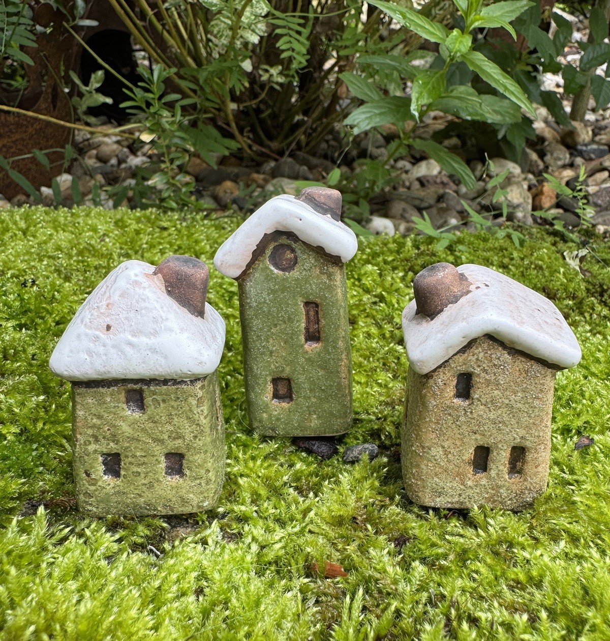 3tlg. Keramik mini Häuschen grün - H5/5,5/6 cm
