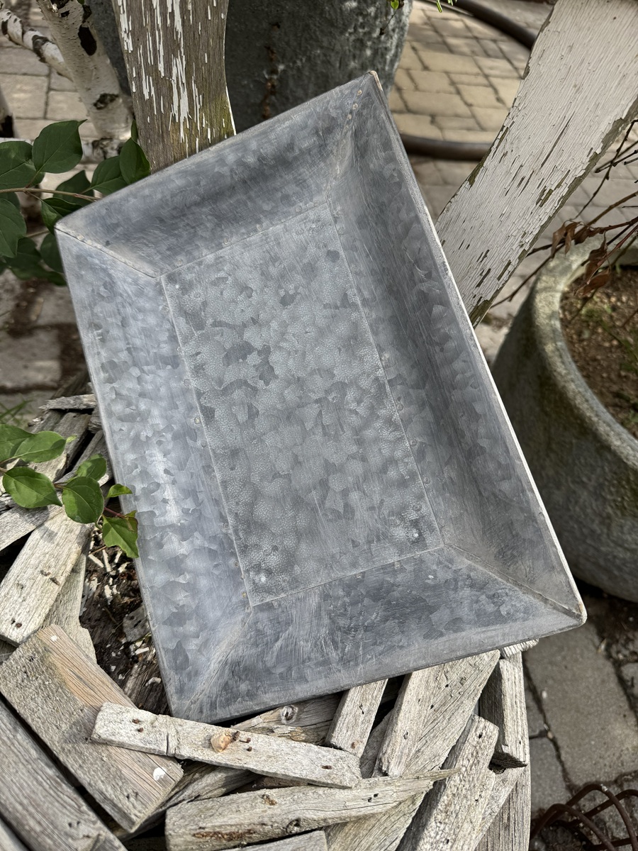 Zink Schale eckige Form auf kleinen Knopffüßchen - Länge 33 cm