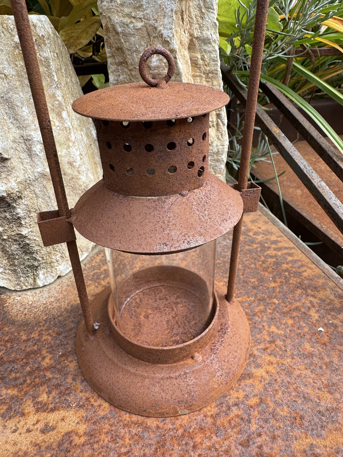 Edelrost Laterne schmal mit Glaseinsatz - Höhe mit Henkel 30 cm