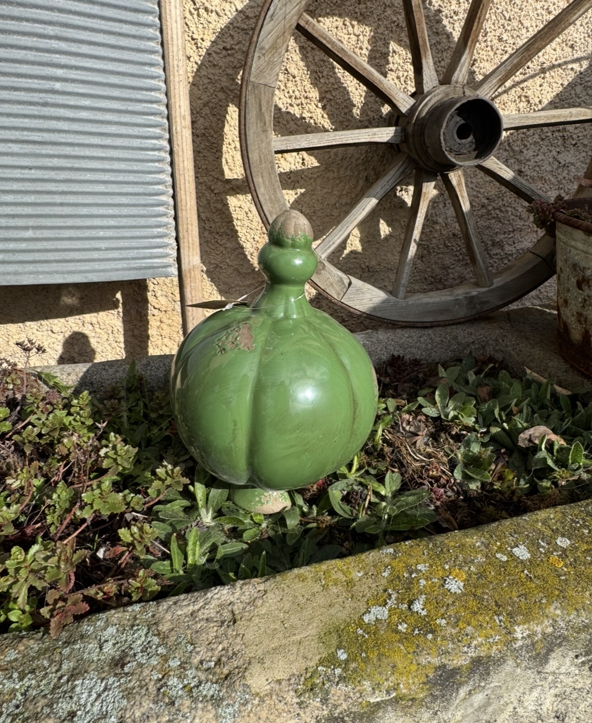 Steingut Gartenkugel Zwiebelform Antik Grün - Höhe 25 cm