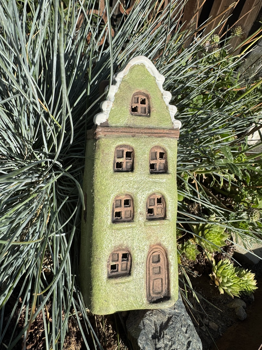 Keramik Stadthäuschen Grün ( 2 ) zum Beleuchten - Höhe ca. 16 cm